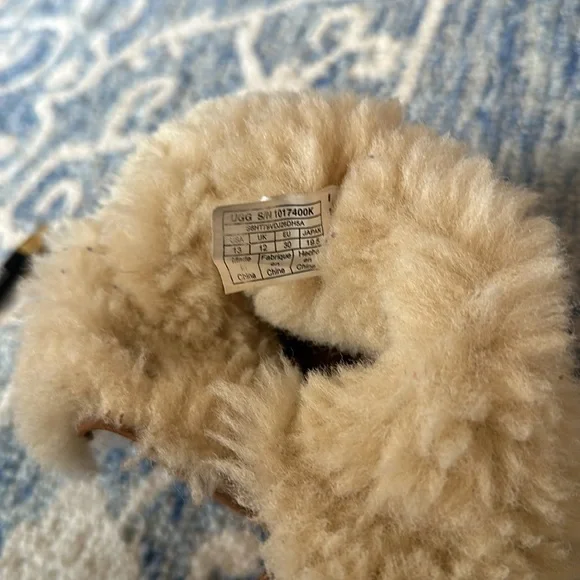 UGG Bailey button chestnut brown girls 13 - Picture 11 of 11